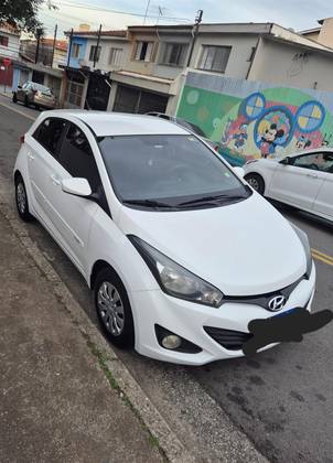 HYUNDAI HB20 1.6 COMFORT PLUS 16V FLEX 4P MANUAL HYUNDAI HB20 1.6 COMFORT PLUS 16V FLEX 4P MANUAL